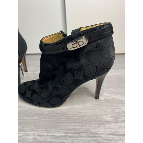 Authentic coach size 6.5 black heeled ankle bootie with silver accent buckle - Picture 5 of 10